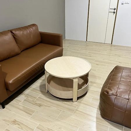 Zayn Express & Suites Банкок Екстериор снимка